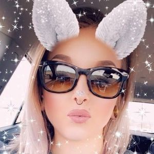 Meet your Posher, Candice